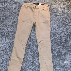 Khaki Hollister skinny jeans
